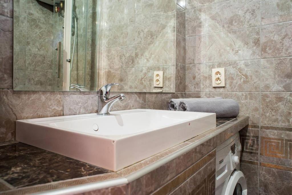 Apartment On Lenina 9 Minsk Luaran gambar